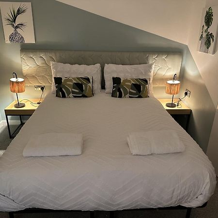 Town Centre Apartment With Hot Tub Cheltenham Exterior photo